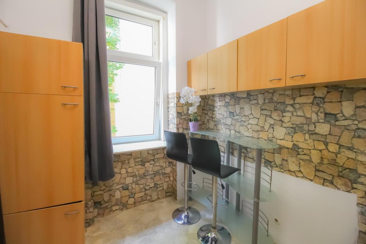 Ss Family 3 Bedroom Apartment In Praterstern Area Dw8 Vienna Exterior photo